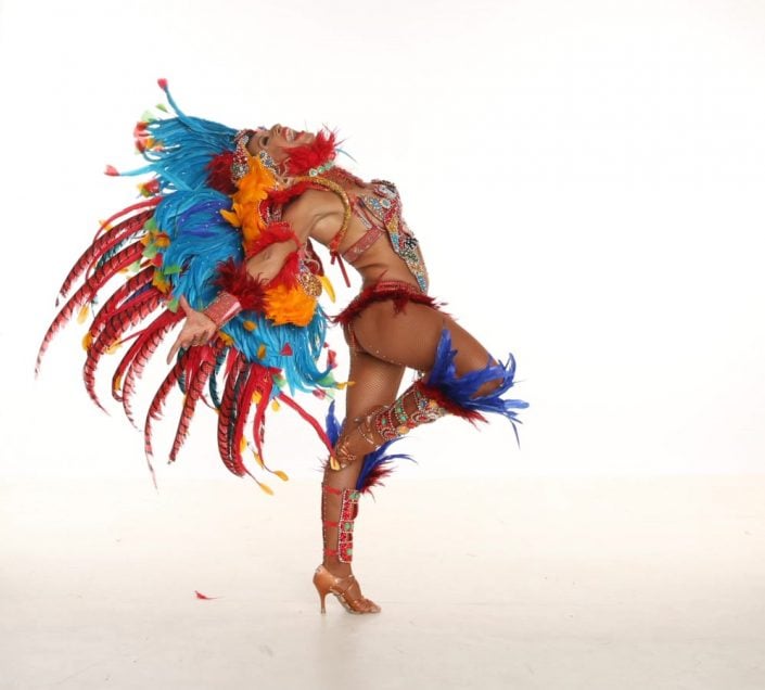 רקדניות אנסדאנס - להקת רקדניות ברזילאית של אנהסליה דה-סילבה
