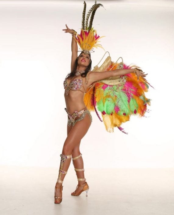 רקדניות אנסדאנס - להקת רקדניות ברזילאית של אנהסליה דה-סילבה
